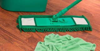 mop-2736400_1920